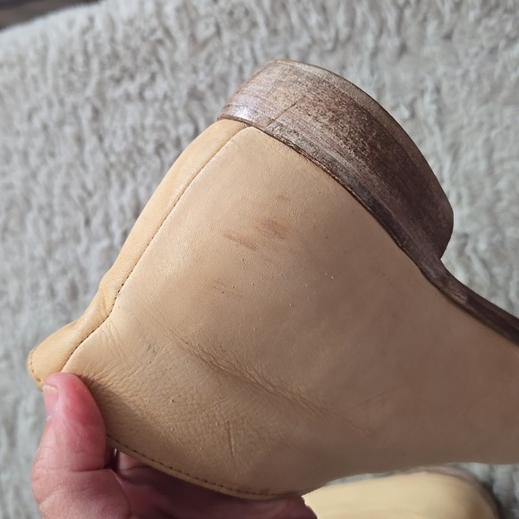 Elegant Cream Women's Shoes - Picture 9 of 10